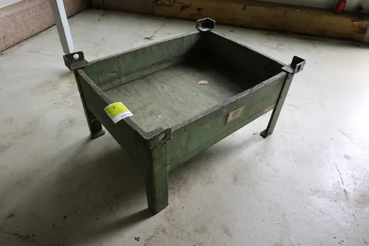 Stapelbehälter Holz / Stahl